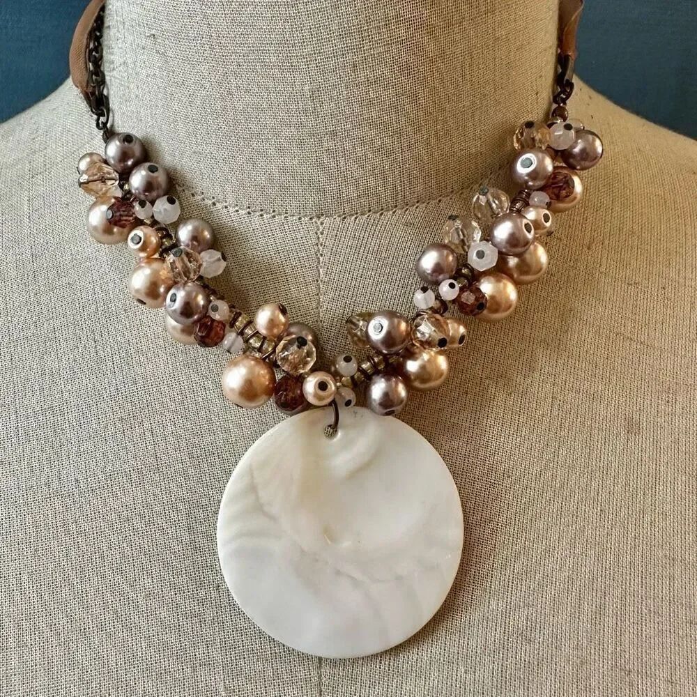 Cookie Lee abalone Pendant faux pearl beaded necklace